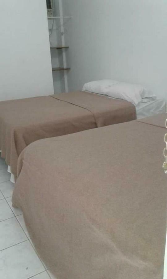 Hotel Manhattan Salinas Салинас Экстерьер фото