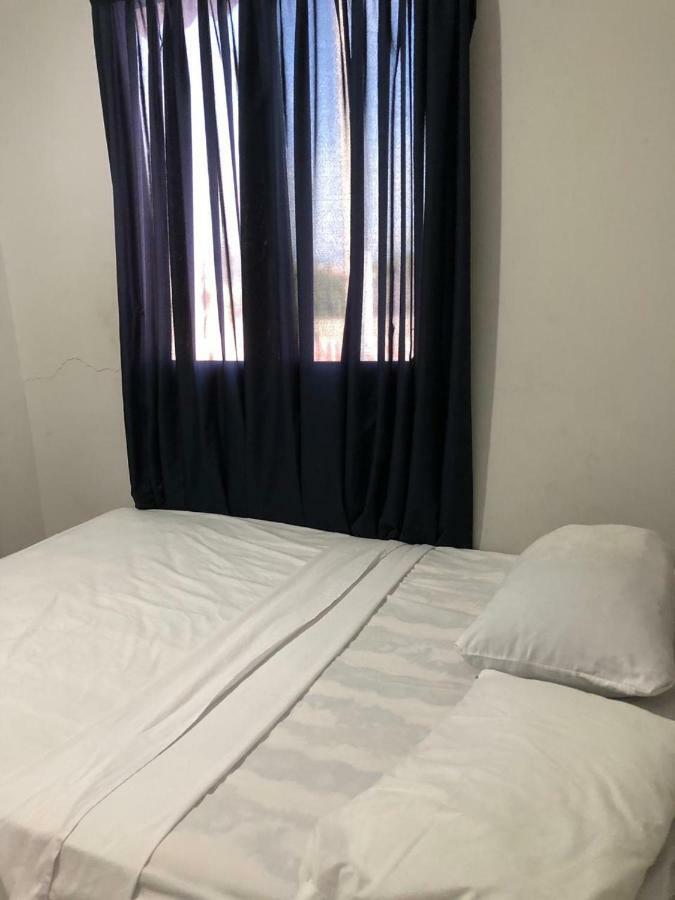 Hotel Manhattan Salinas Салинас Экстерьер фото